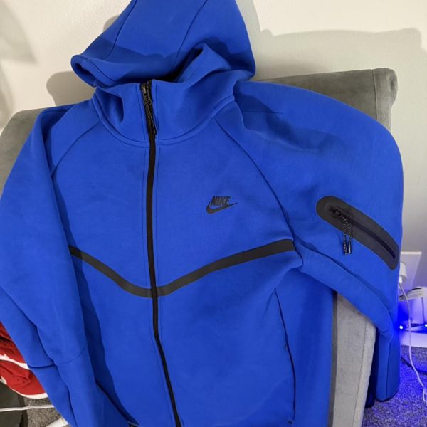 Nike Men's Blue Hoodie