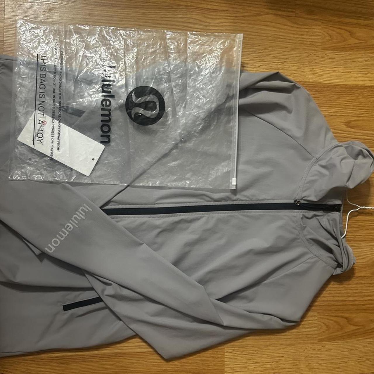 P0 (50) Lululemon Men's Grey Jacket - Image 1