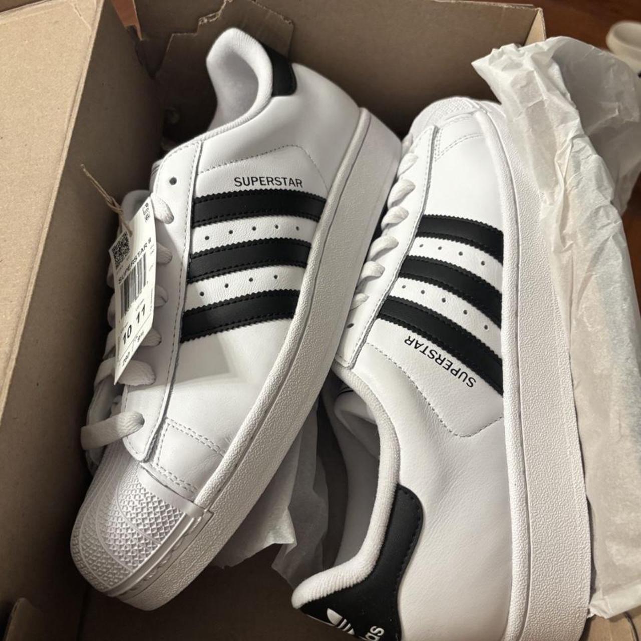 P0 - 2026-06-18T035900.427 Adidas Superstar men's White Trainers - Image 1